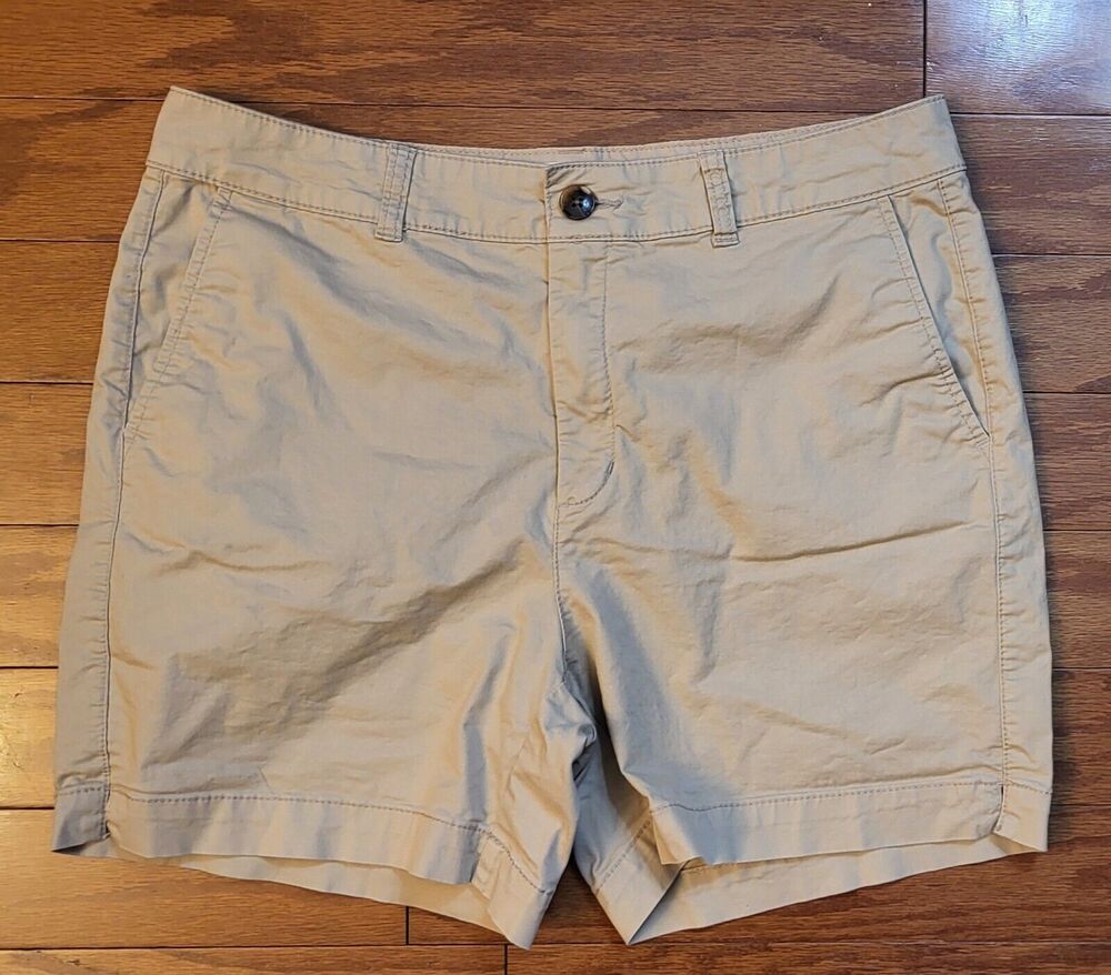 Old Navy Womens Size 10 Pockets Mid Rise Khaki Everyday Chino Shorts